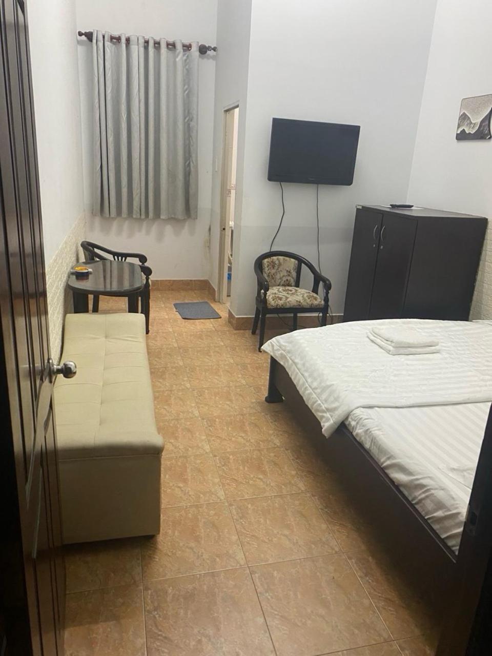 Khach San Khanh Du - Khanh Du Hotel Биен Хоа Екстериор снимка
