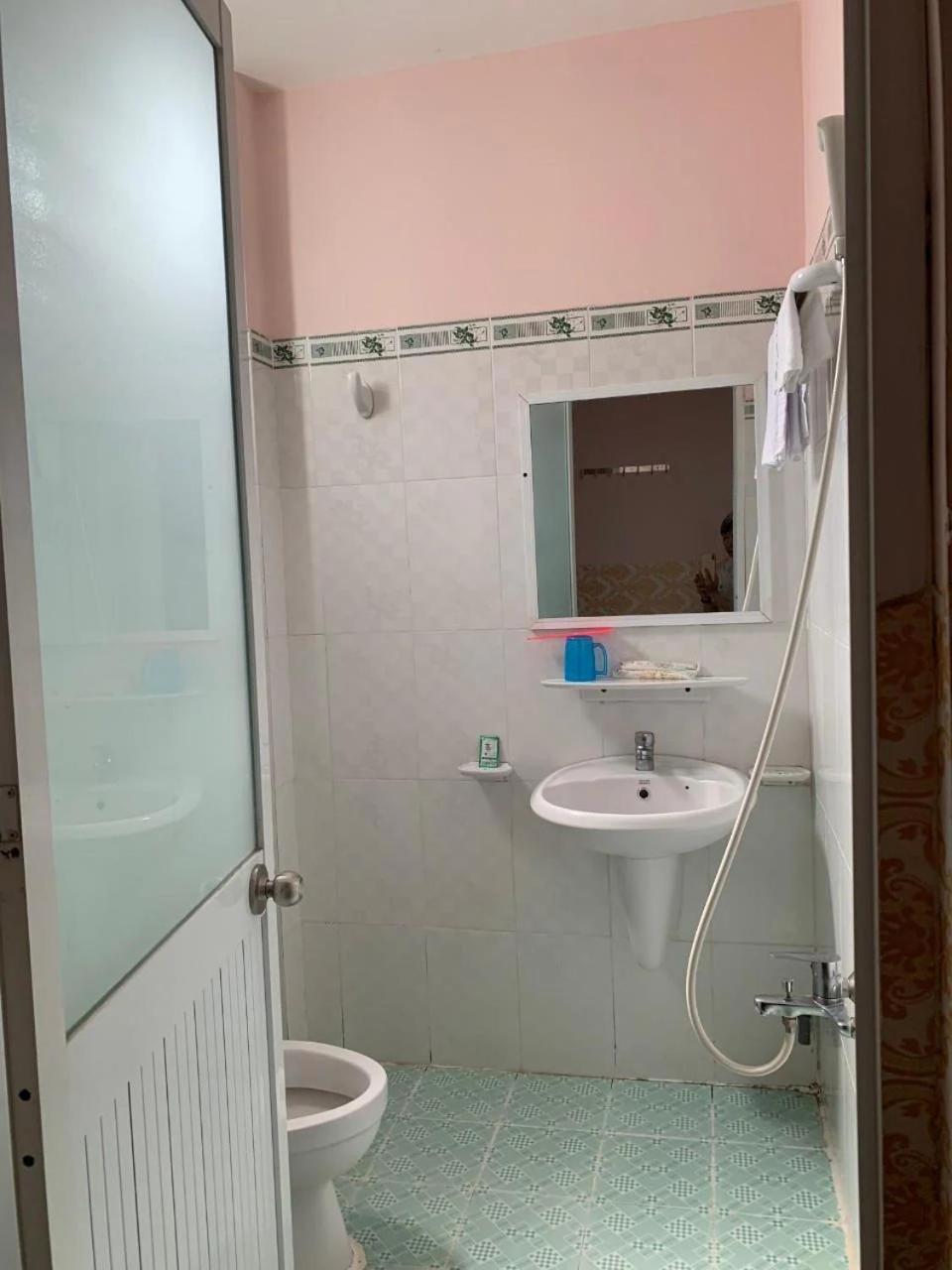 Khach San Khanh Du - Khanh Du Hotel Биен Хоа Екстериор снимка