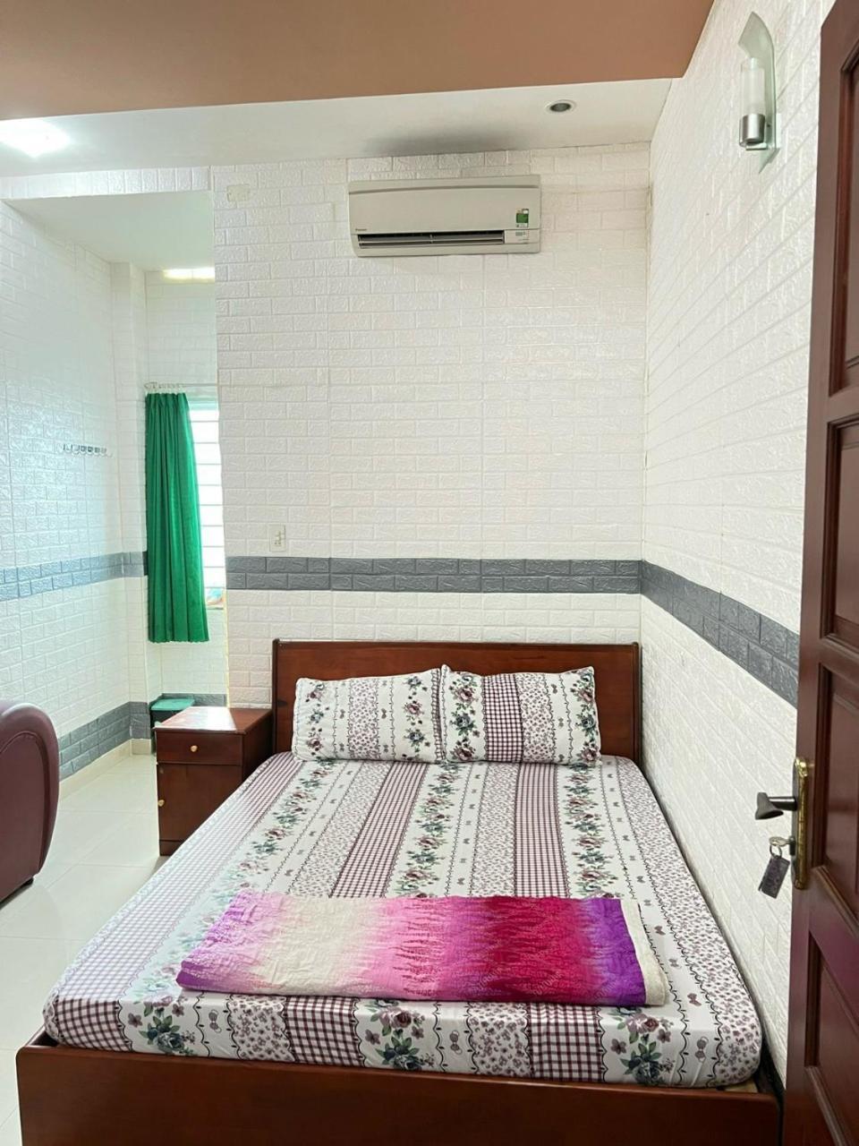 Khach San Khanh Du - Khanh Du Hotel Биен Хоа Екстериор снимка